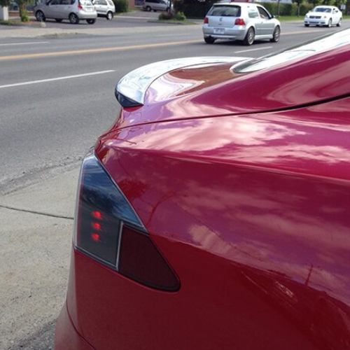 TESLA Model S - Becquet en fibre de carbone